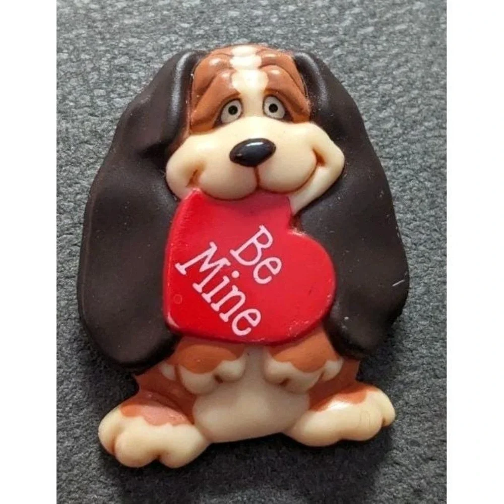 Vintage 1986 Hallmark‎ Valentines Day Pin Hound Dog Be Mine Heart Love